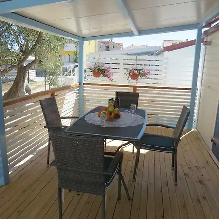 Mobile Homes Andrija Barak منتزه العطل 3*