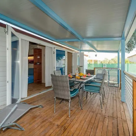 Mobile Homes Andrija Barak منتزه العطل 3*