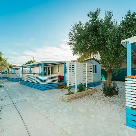 منتزه العطل Mobile Homes Andrija Barak 3*