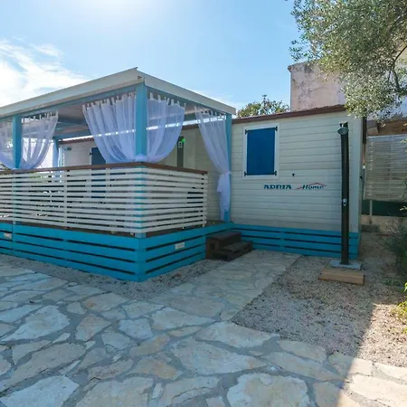 منتزه العطل Mobile Homes Andrija Barak 3*